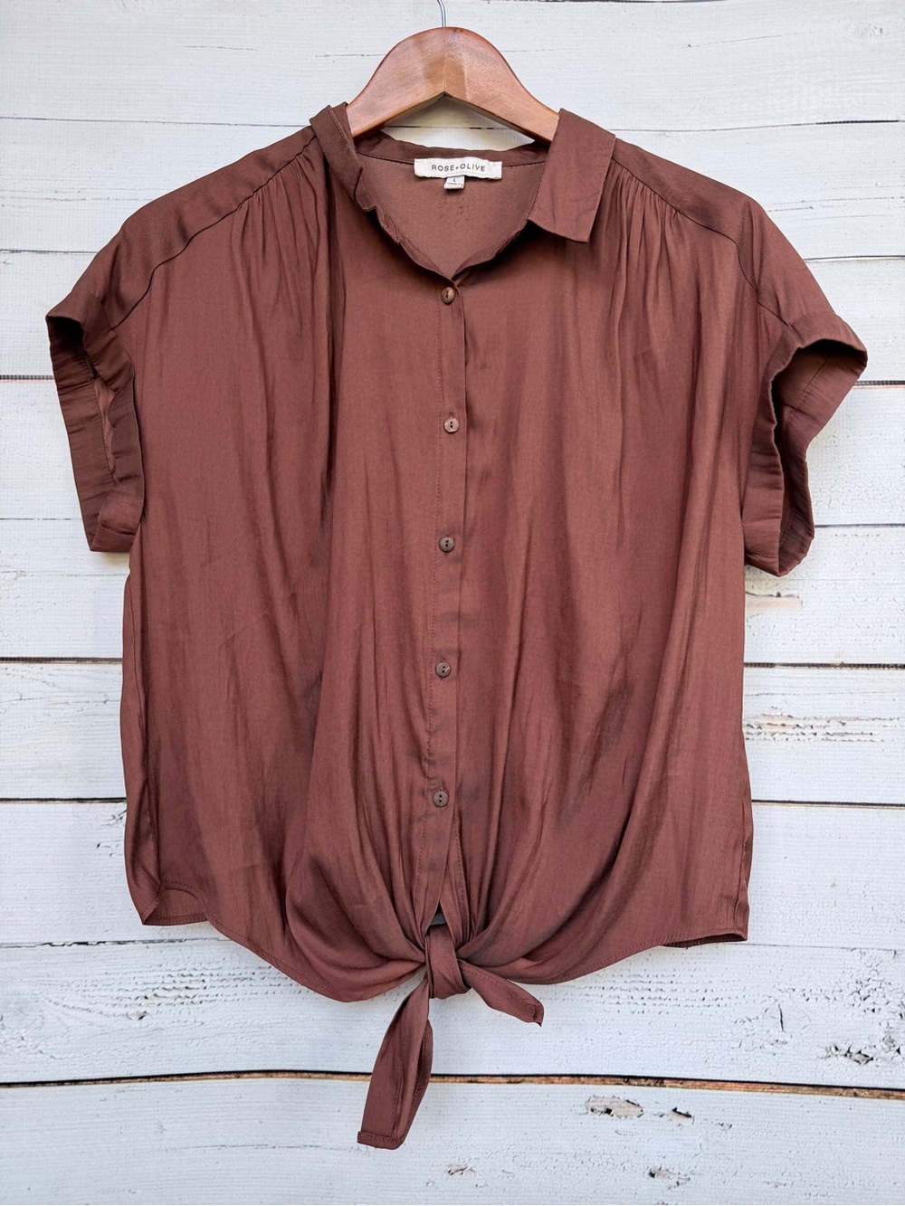 Rose + Olive Short Sleeve Button Up Tie Front Blouse Size Large